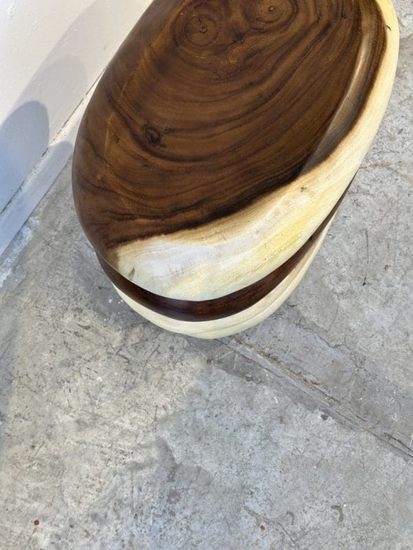 ⁦Mori – סטול דקורטיבי מעץ מלא בעבודת יד⁩ – תמונה ⁦2⁩