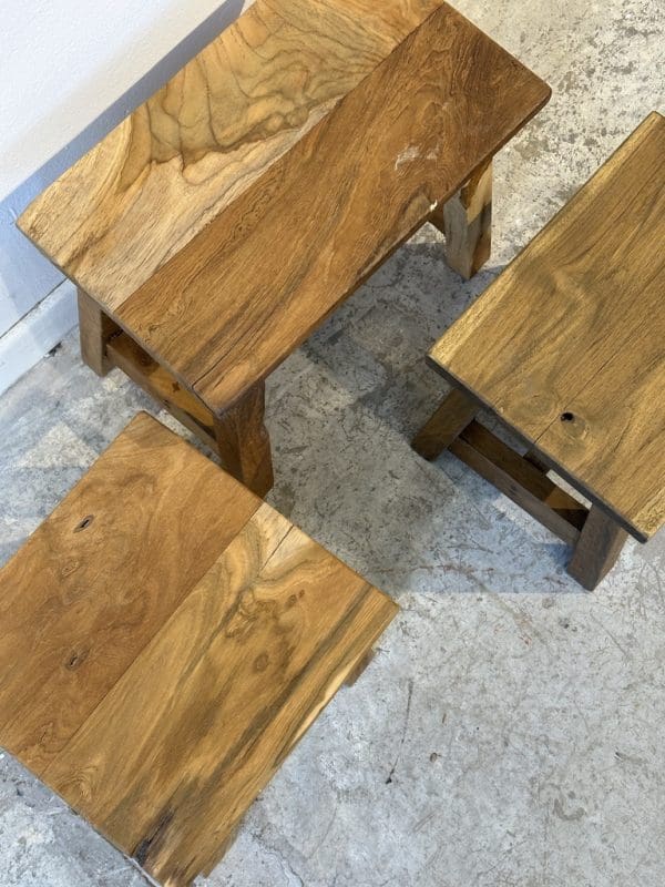 ⁦שרפרף עץ טיק 30x26 – בעבודת יד מאינדונזיה⁩ – תמונה ⁦2⁩