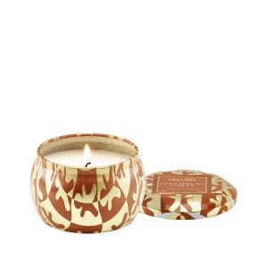 נר ריחני בקופסת פח 113 גרם - Gingerbread Chalet VOLUSPA