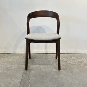 כסא אוכל “Moon” – גוון אגוז