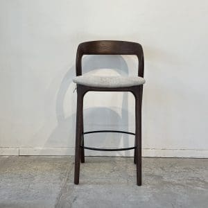 כסא בר “Moon” – גוון אגוז