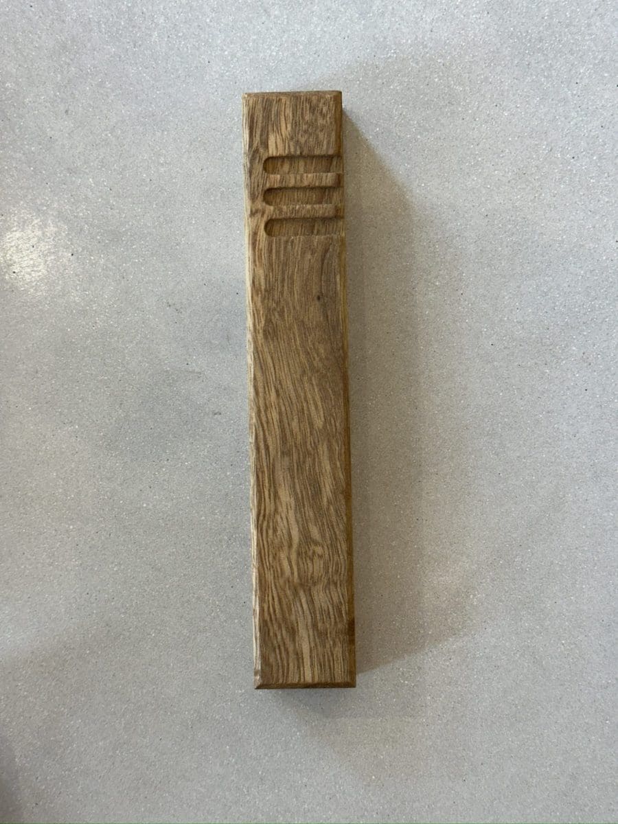 מזוזה עץ מלא L